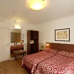 Anna Hotel 3*